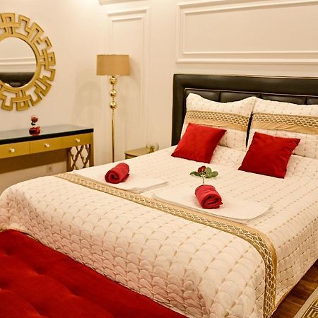 Luxury Apartment Karic Free Parking ทูซลา ภายนอก รูปภาพ