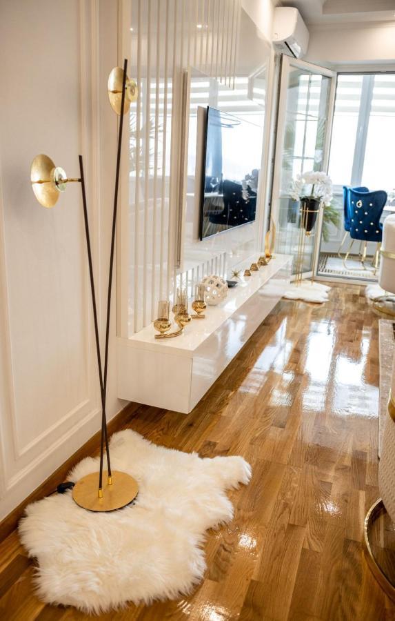 Luxury Apartment Karic Free Parking ทูซลา ภายนอก รูปภาพ