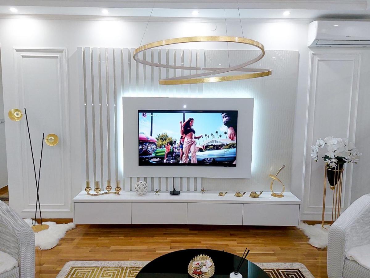 Luxury Apartment Karic Free Parking ทูซลา ภายนอก รูปภาพ