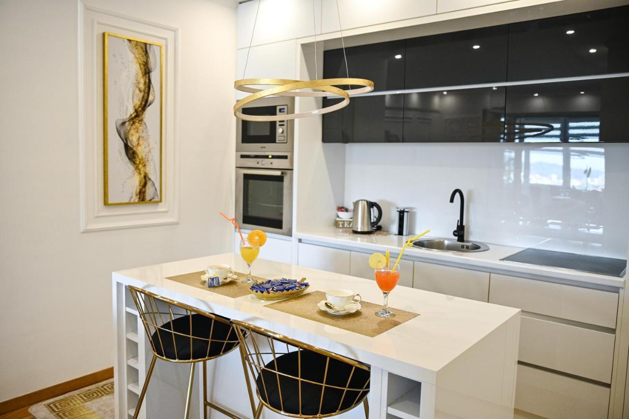 Luxury Apartment Karic Free Parking ทูซลา ภายนอก รูปภาพ