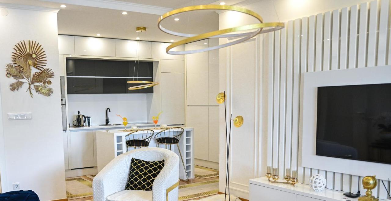 Luxury Apartment Karic Free Parking ทูซลา ภายนอก รูปภาพ