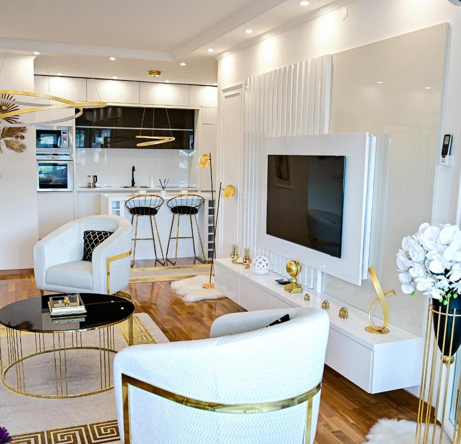 Luxury Apartment Karic Free Parking ทูซลา ภายนอก รูปภาพ