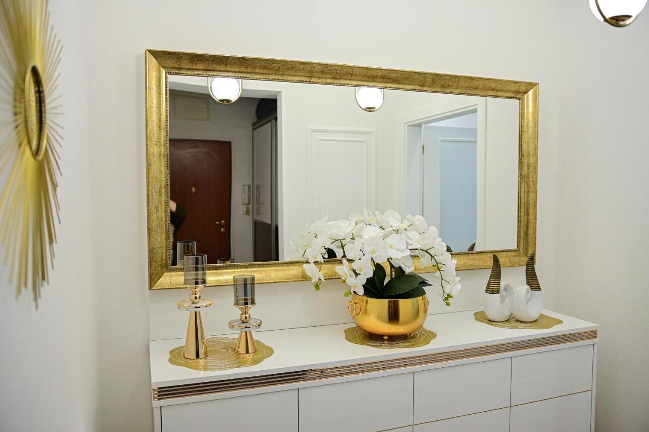 Luxury Apartment Karic Free Parking ทูซลา ภายนอก รูปภาพ