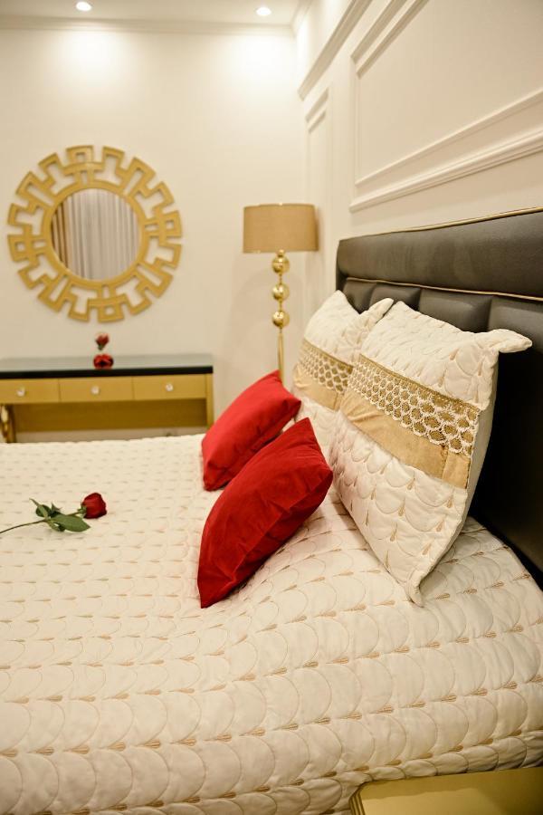 Luxury Apartment Karic Free Parking ทูซลา ภายนอก รูปภาพ